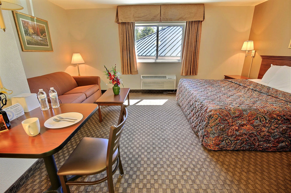 Crestwood Suites Of ניופורט ניוז מראה חיצוני תמונה