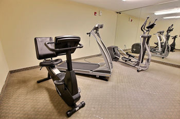 Crestwood Suites Of ניופורט ניוז מראה חיצוני תמונה