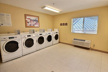 Crestwood Suites Of ניופורט ניוז מראה חיצוני תמונה